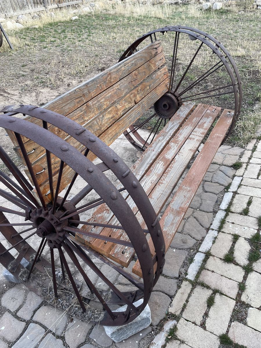 Wagon Wheel Bench