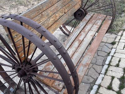 Wagon Wheel Bench