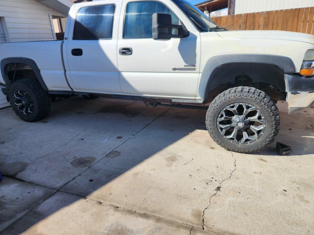 2001 Chevy 2500hd 4 door Duramax Allison