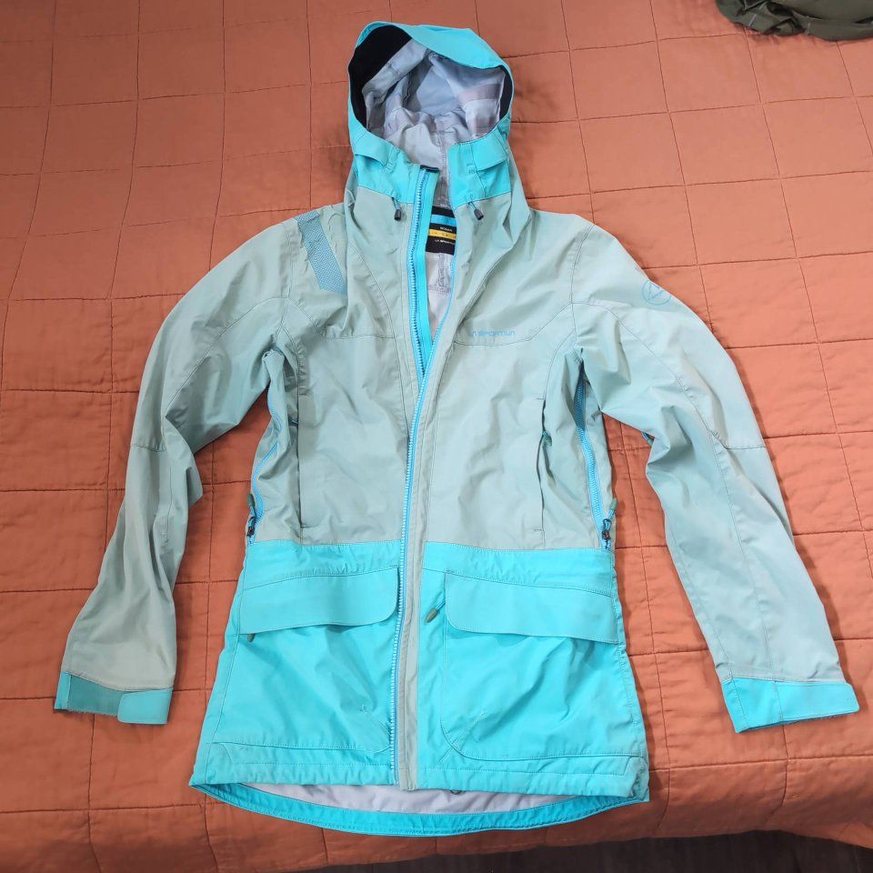 La Sportiva Women's Wind/rain Softshell Jacket Size M Light Blue/Turquoise with Hood