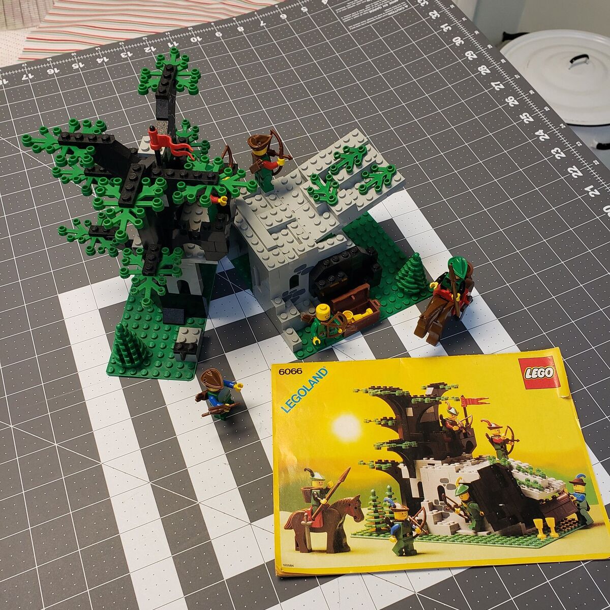 Vintage 1987 Lego 6066 Camouflaged Outpost