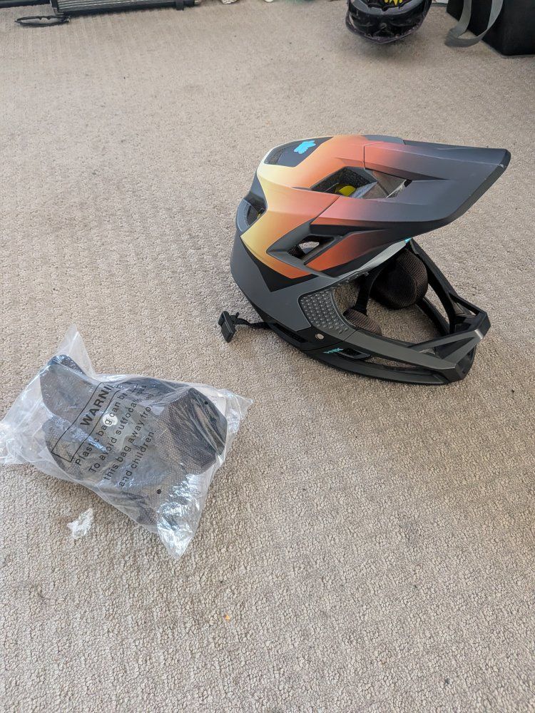 Fox Proframe Size L