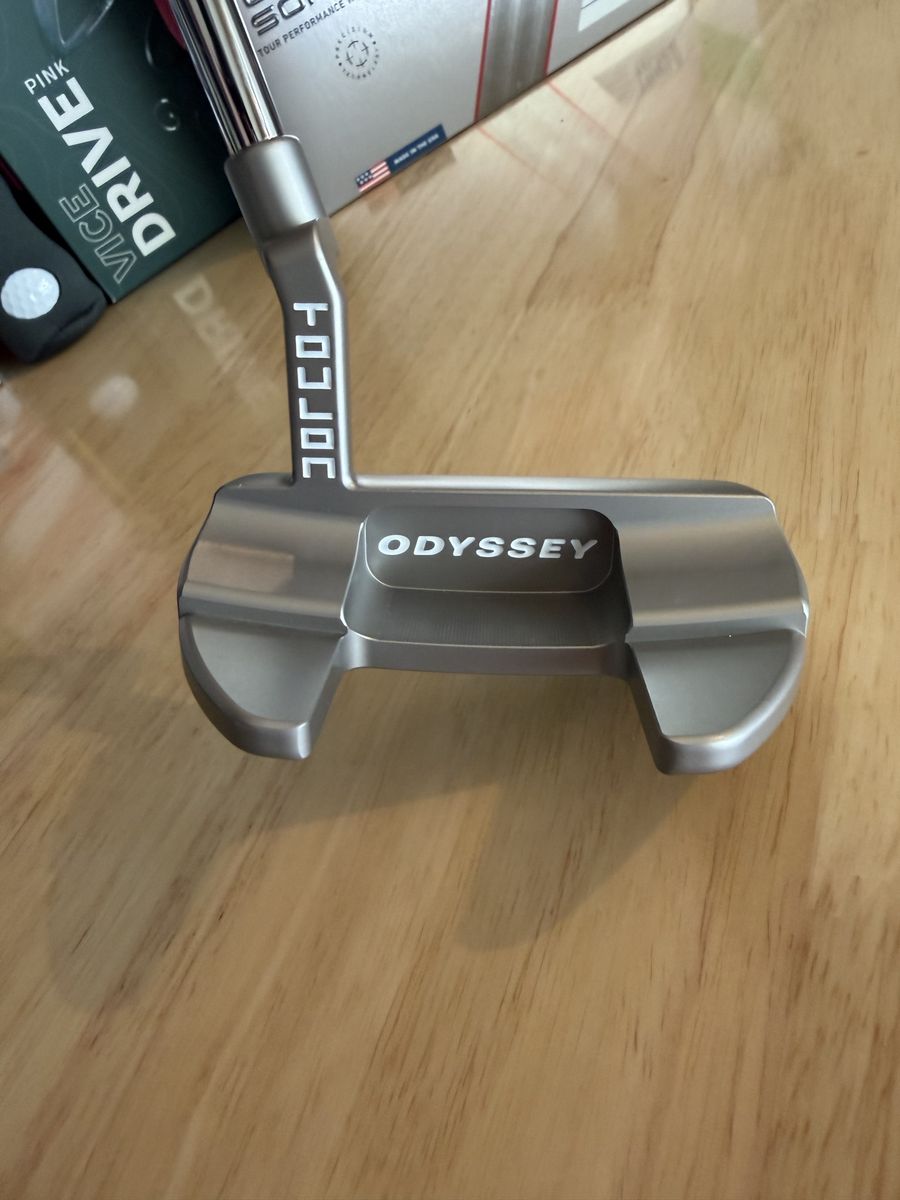 NEW Odyssey Toulon Garage Portland 35” Putter