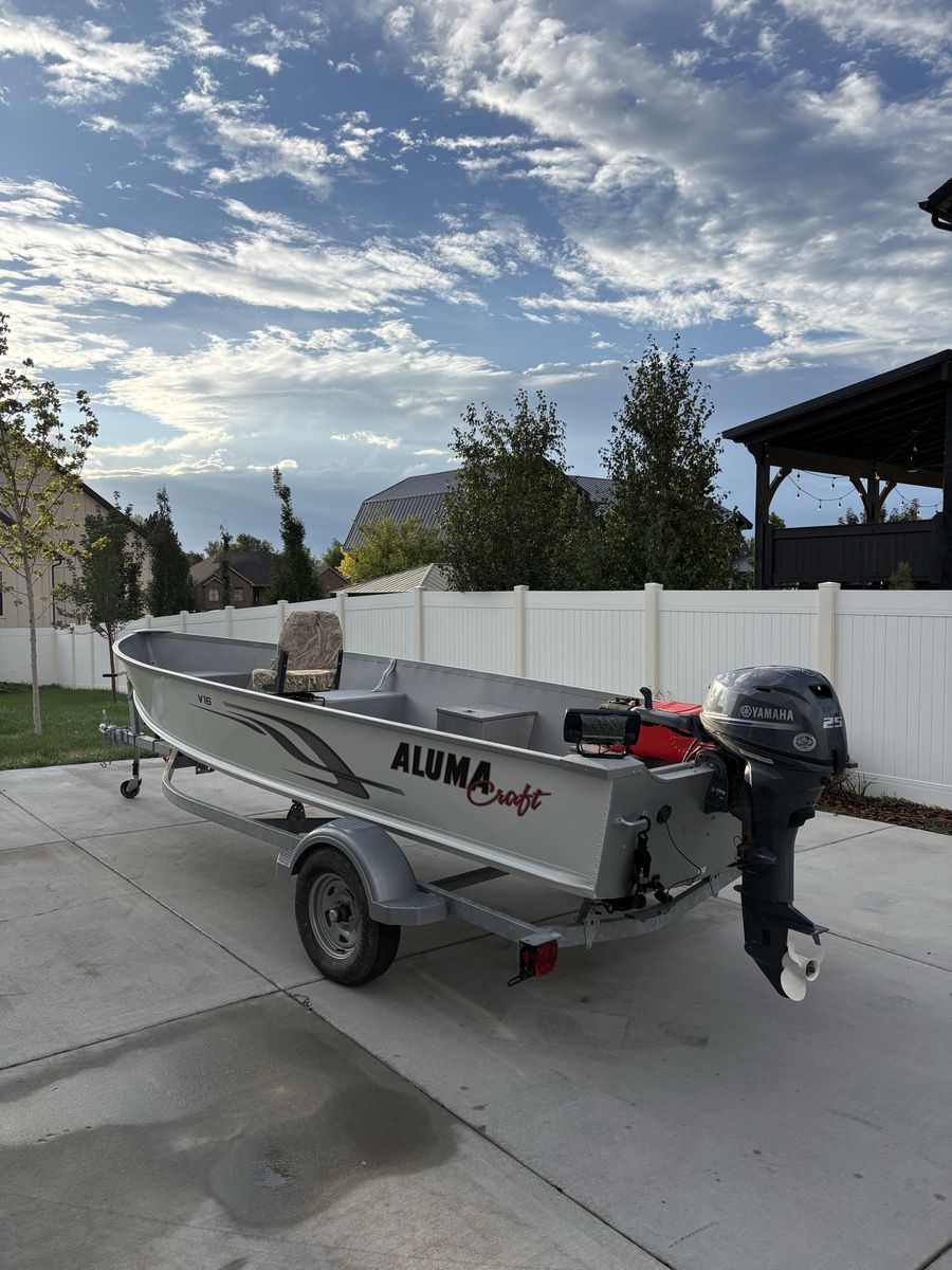 2016 Alumacraft v16 fishing boat 2 hours 