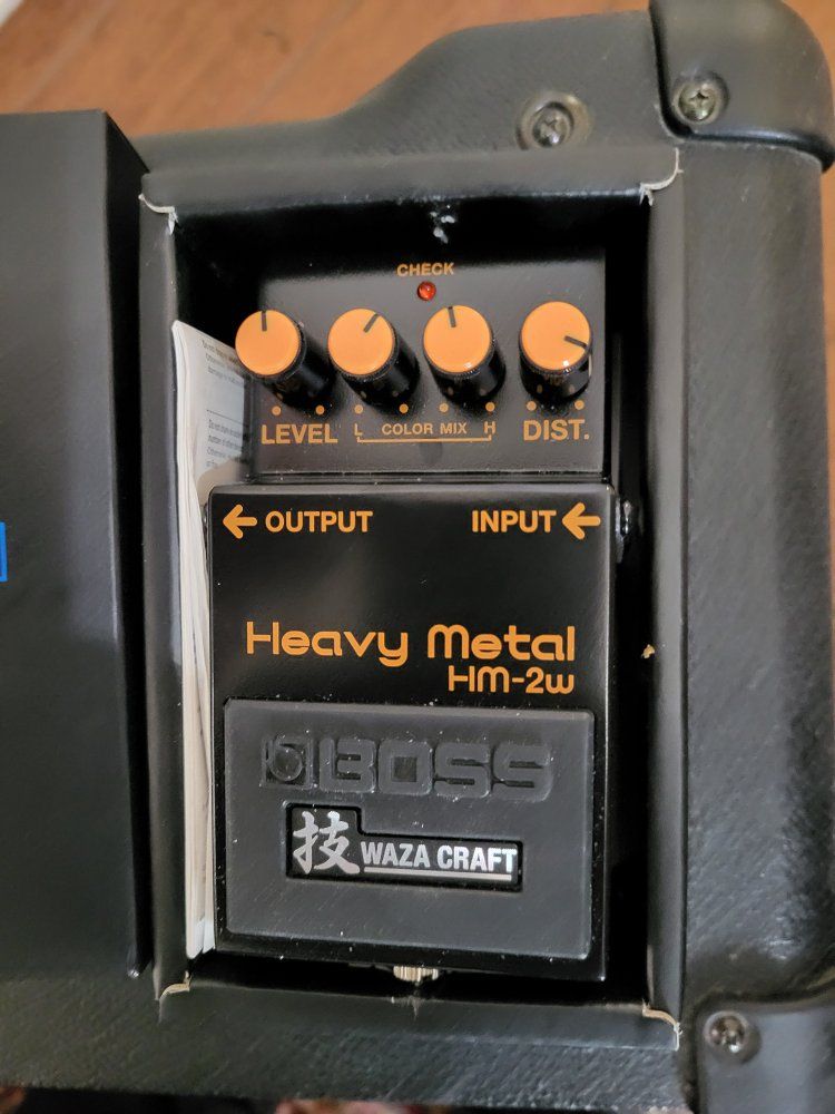 BOSS HM-2w Waza Craft Heavy Metal Guitar Pedal