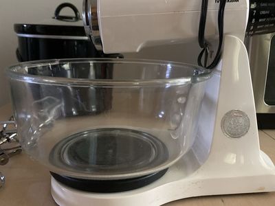 Sunbeam Mixmaster Stand Mixer Vintage White Glass Bowl Mix Knead Blend Retro Kitchen
