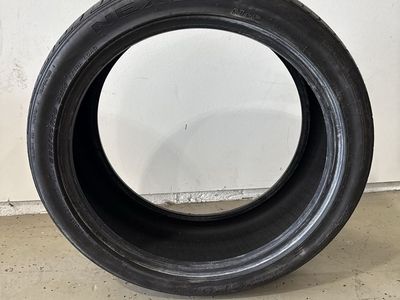 Nexen CP672 225/40r18 like new tire.