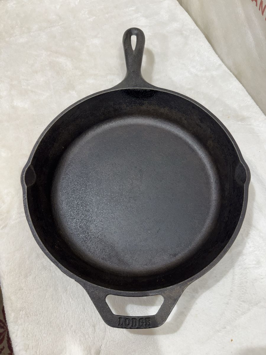 Lodge 10.25 Inch Cast Iron Skillet Cookware Pan USA 8SK