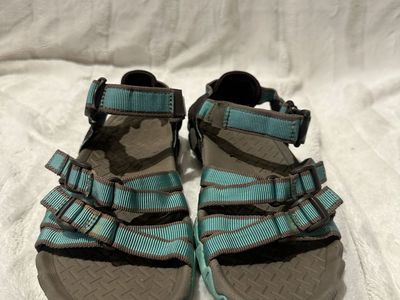 Teva Women’s Size 7 Turquoise Hiking Sandals