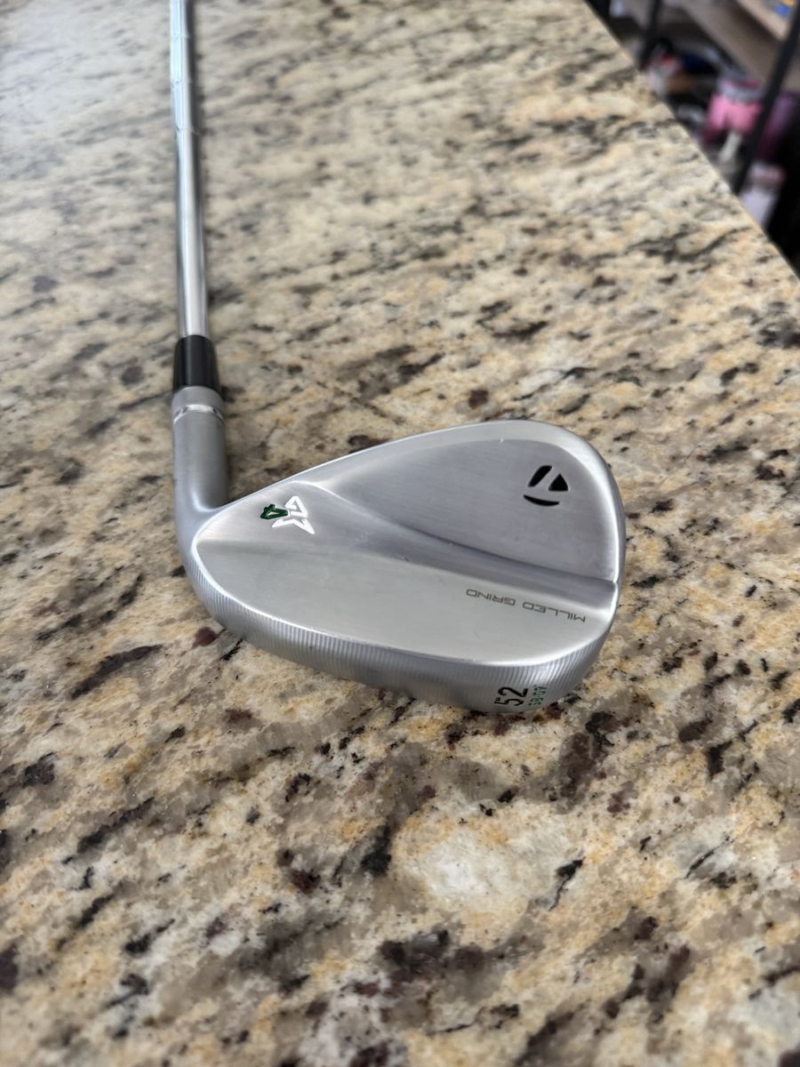 TaylorMade Milled Grind 52° Wedge Dynamic Gold Tour Issue Steel Shaft Golf Club