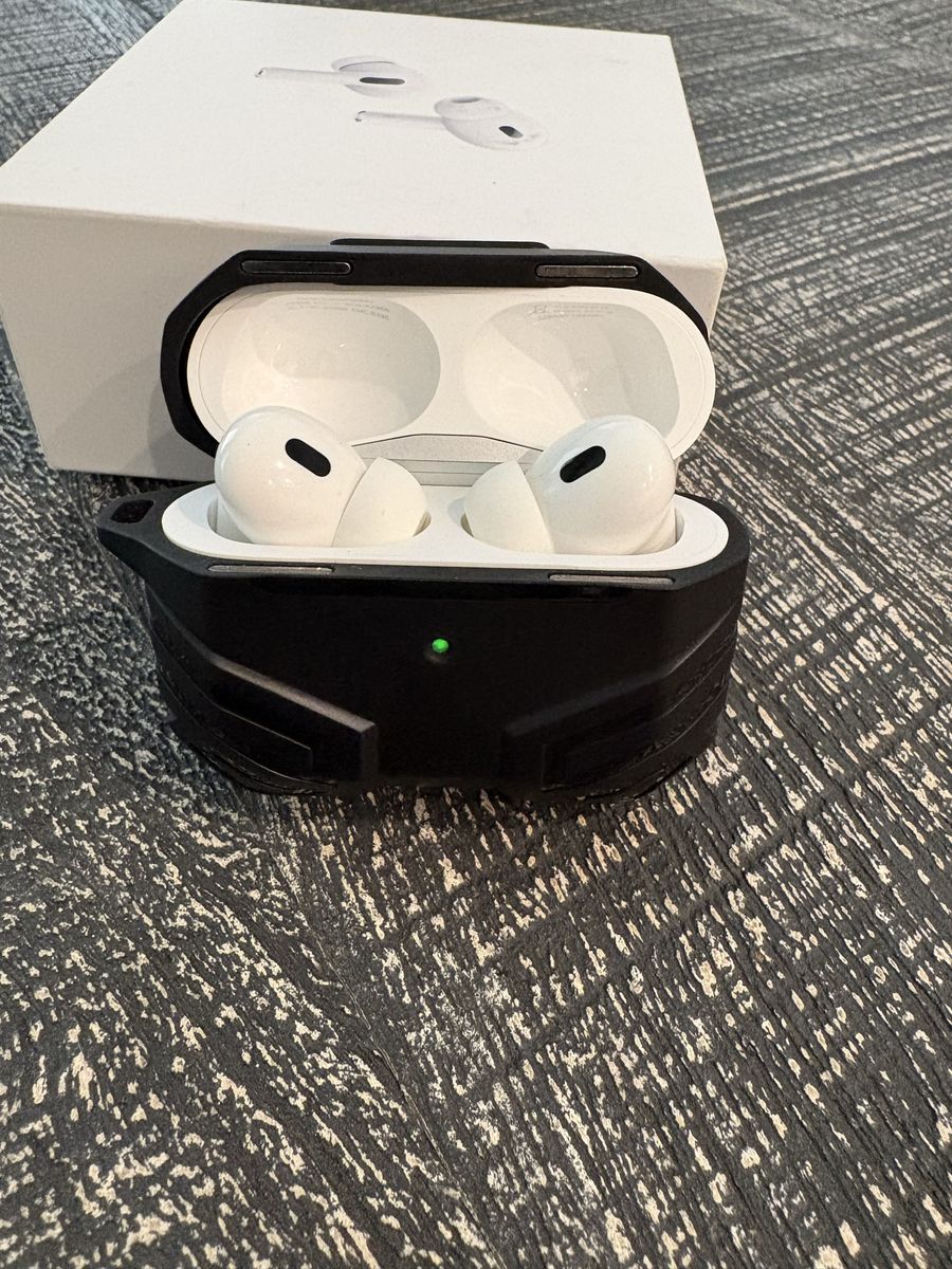 AUTHENTIC Apple AirPods Pro 2 ( NEW CONDITIONS)