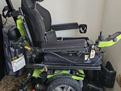 Electric wheelchair