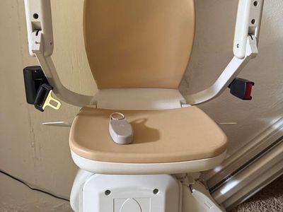 Acorn stair lift