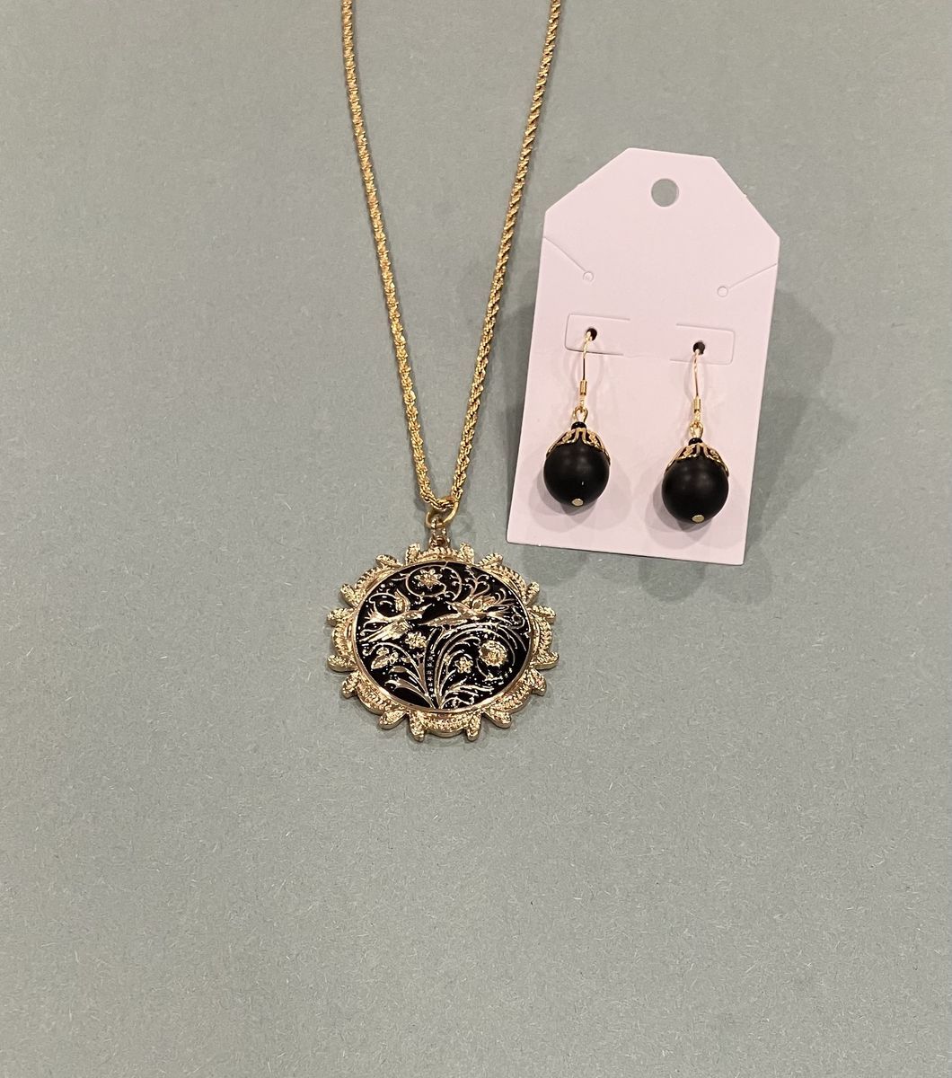 Black & Gold Pendant Necklace And Earrings
