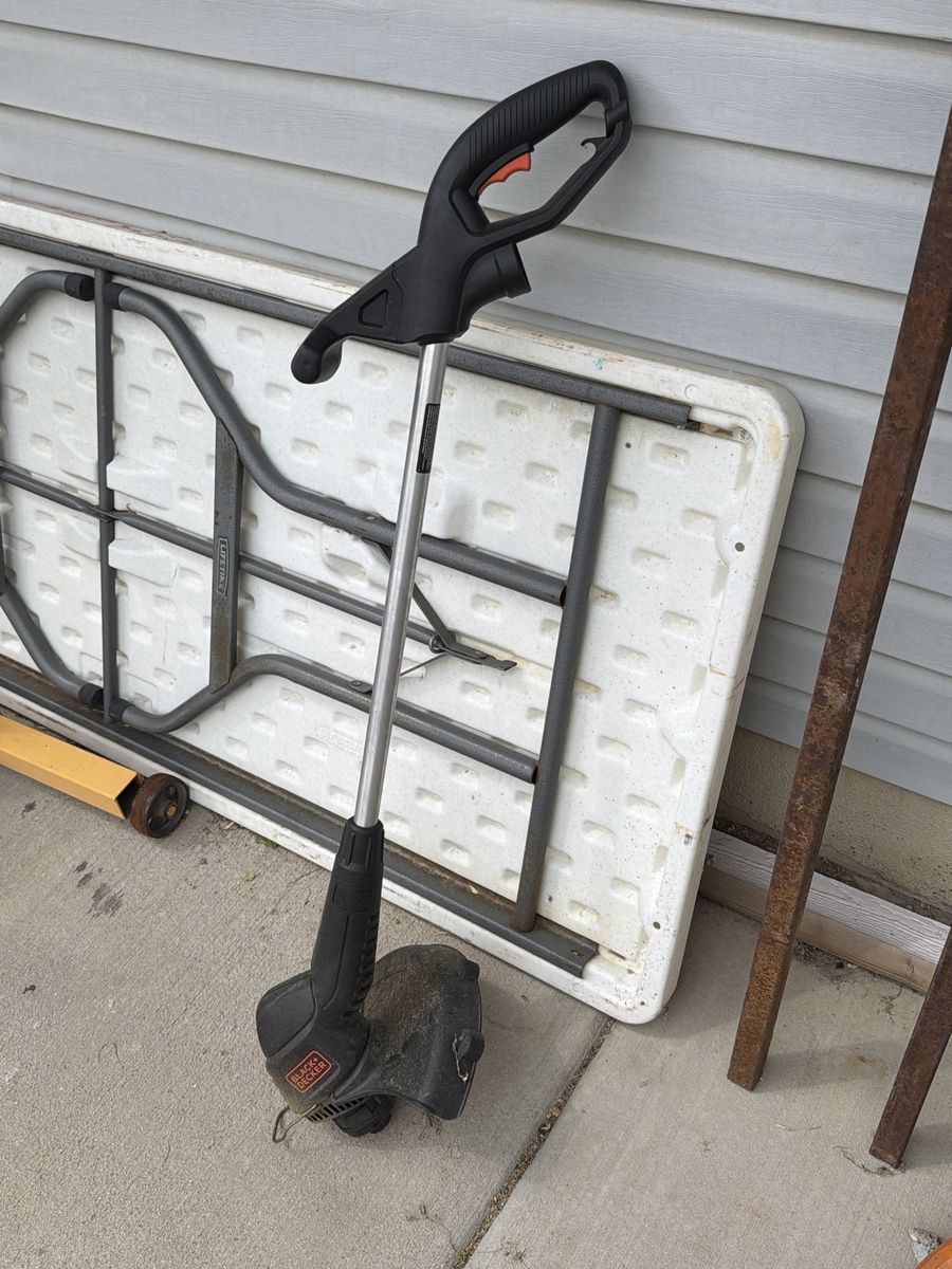 Black & Decker ST4500 120V 60 Hz 3.5 A Trimmer/Edger electric.