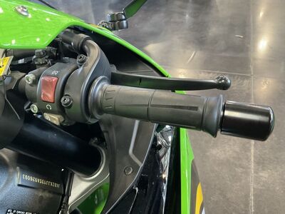 2025 Kawasaki Ninja® ZX™-6R ABS KRT Edition