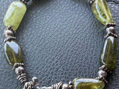 Sterling Silver Peridot Gemstone Clover Charm Toggle Bracelet, 925 Stamped