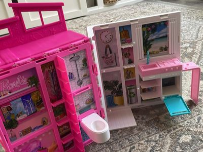 Barbie getaway house playset