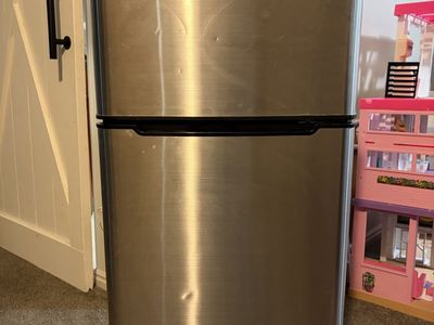 Frigidaire Mini Fridge With Freezer