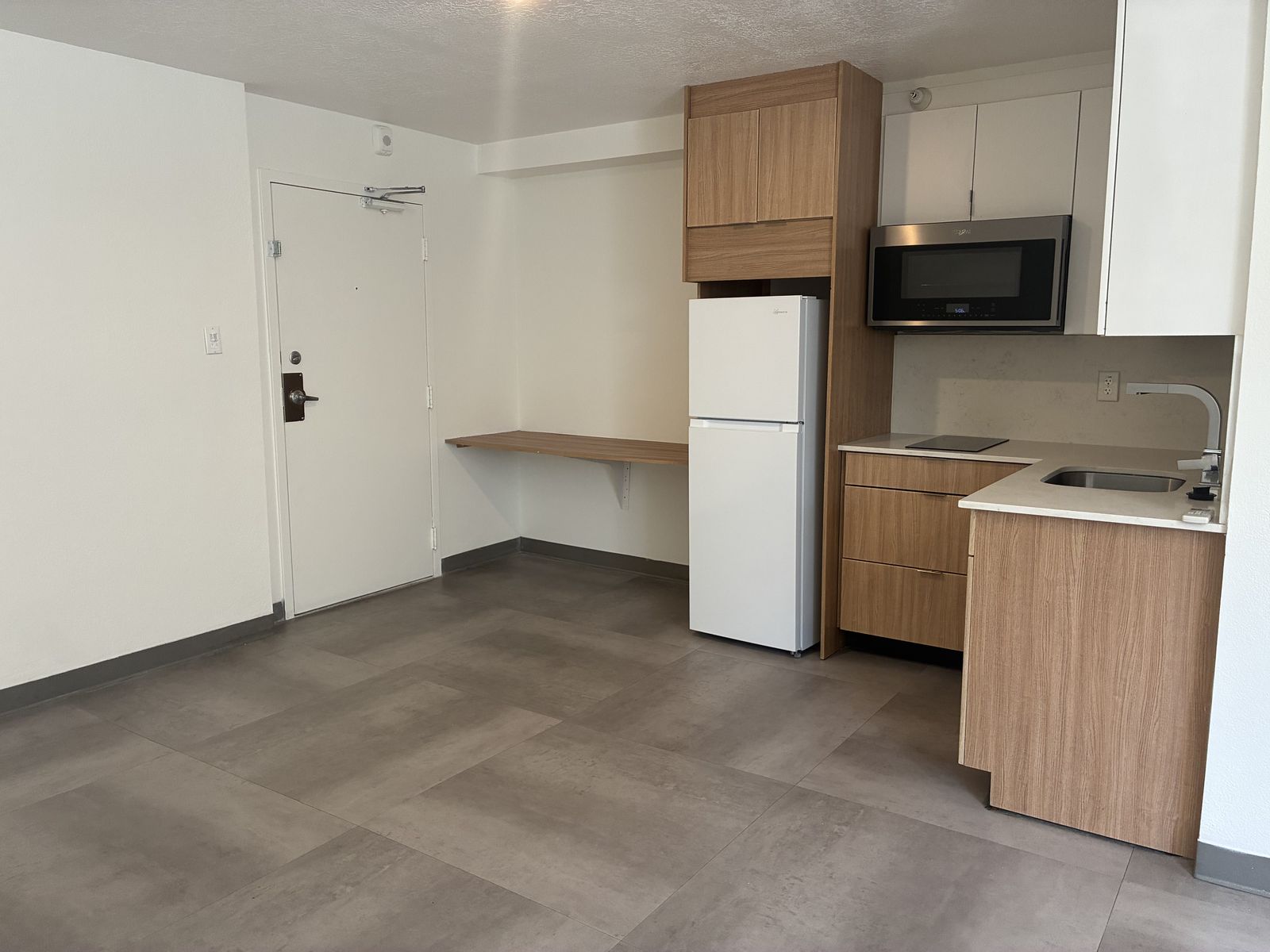 Main image 11