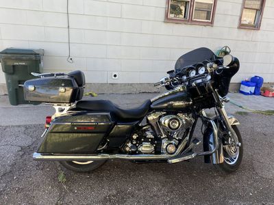 2007 Harley Street Glide *LOW MILES*