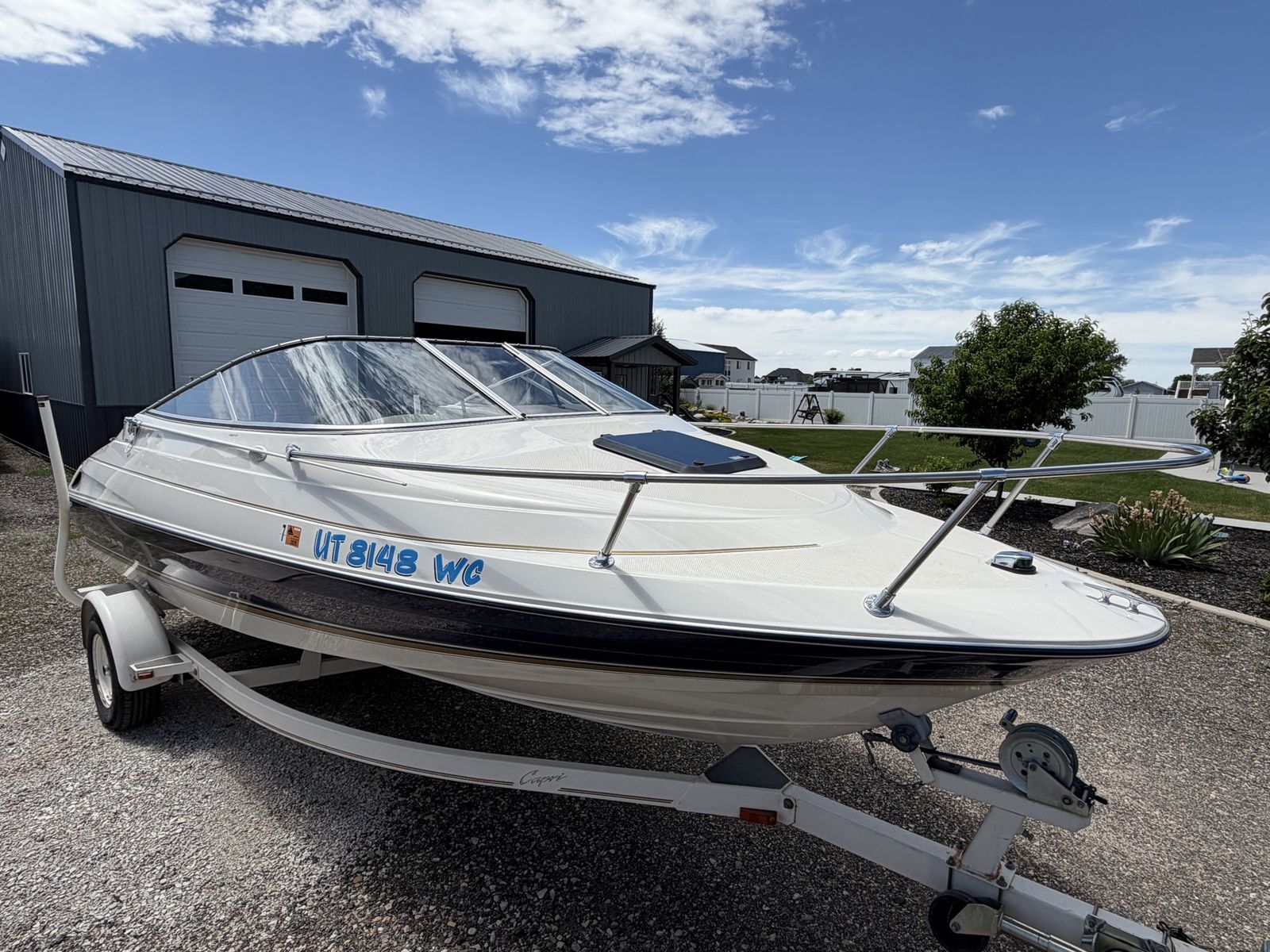 1996 Bayliner 2052 Boat