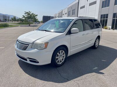 2013 Chrysler Town and Country Touring