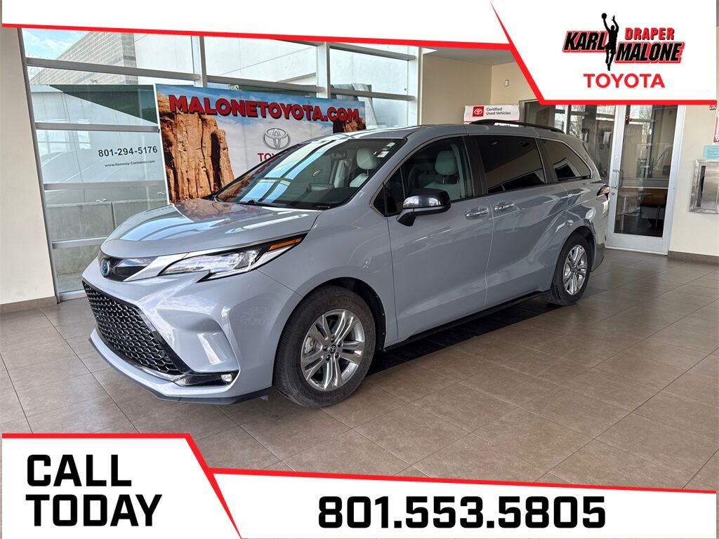 2023 Toyota Sienna XSE 7-Passenger
