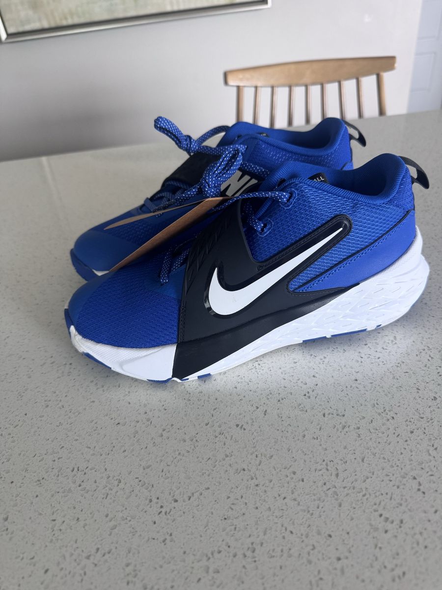Nike Basketball Shoes x Boys Size 7