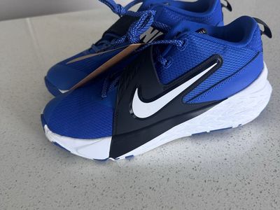 Nike Basketball Shoes x Boys Size 7