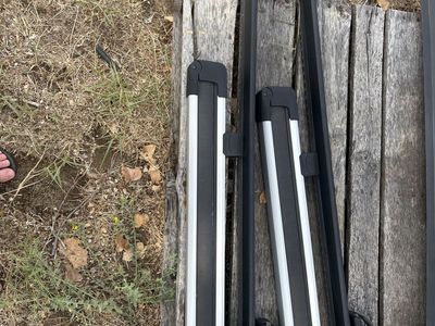 Thule Ski and Snowboard Rack with Heavy Duty Cross Bars and Hardware
