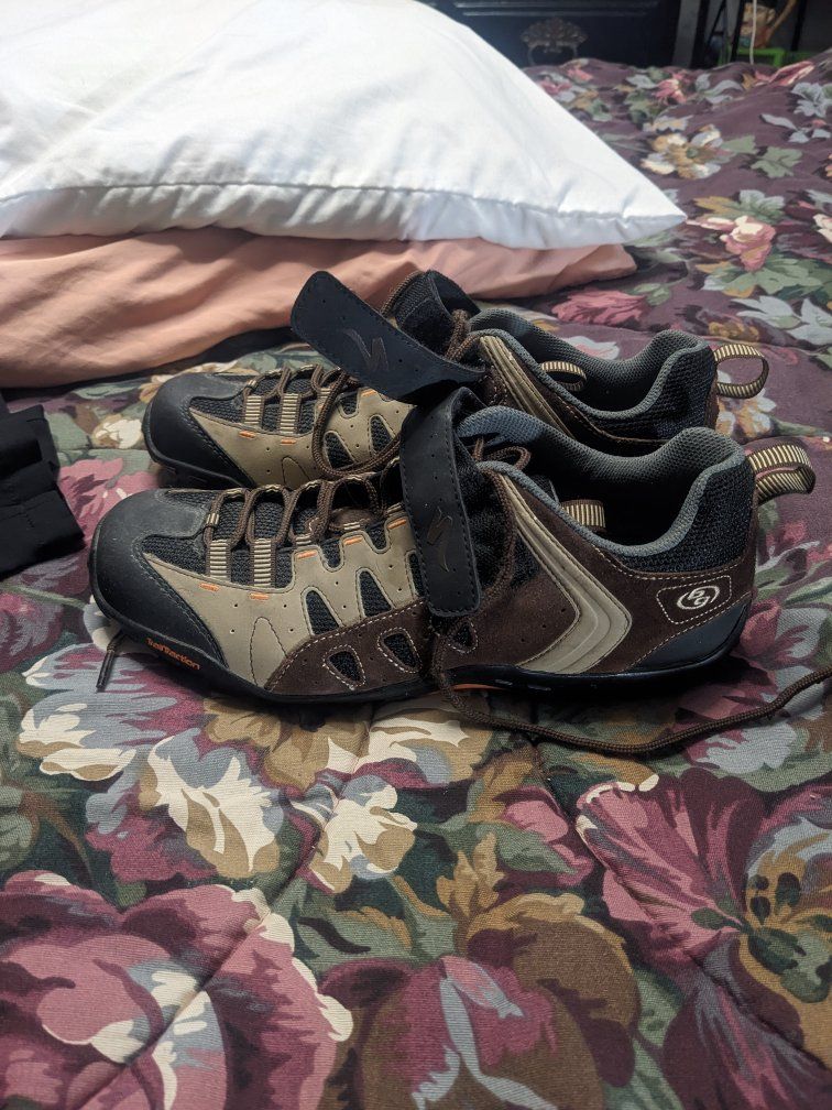 Size 10 Specialized mountain bike shoes