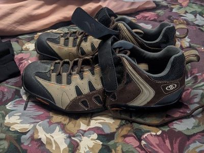 Size 10 Specialized mountain bike shoes