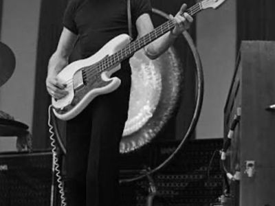 Rock Bass Player (based in Layton) Seeking Live Performing Rock Band (or aspiring)
