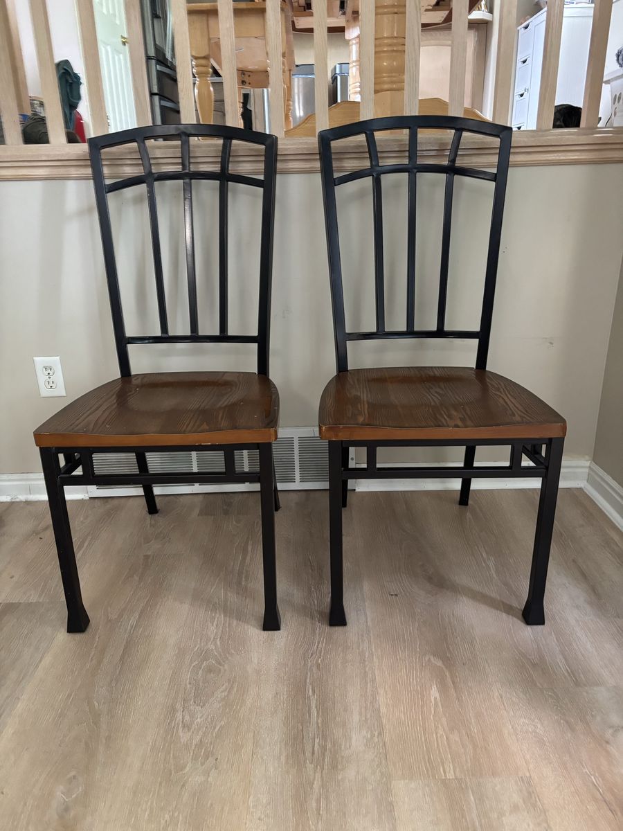 Set of 2 Black Metal Frame Dining Chairs with Wooden Seats - Modern Industrial Style