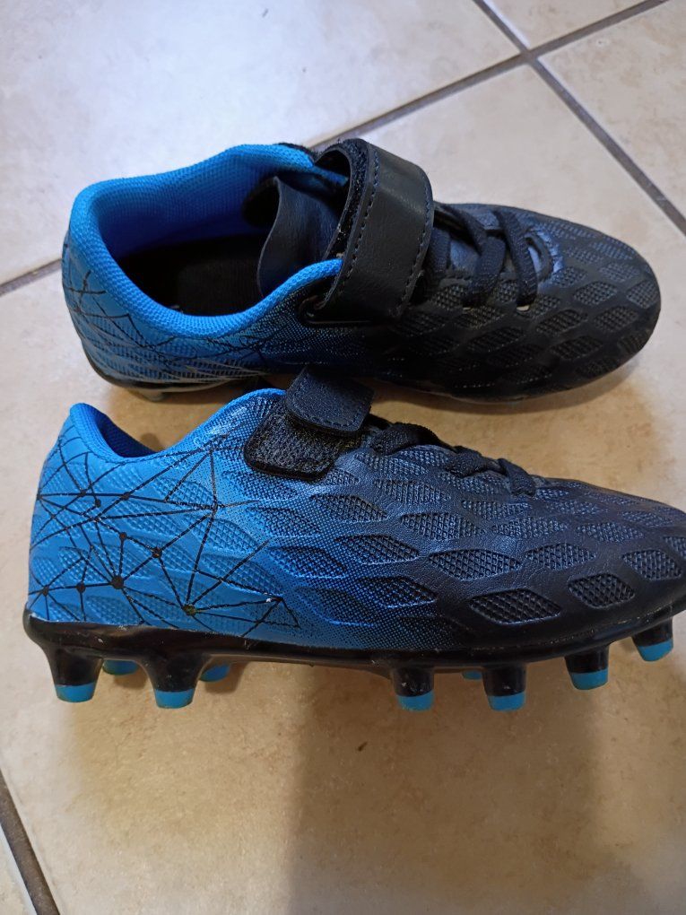 Kids Soccer Cleats size 10 toddler