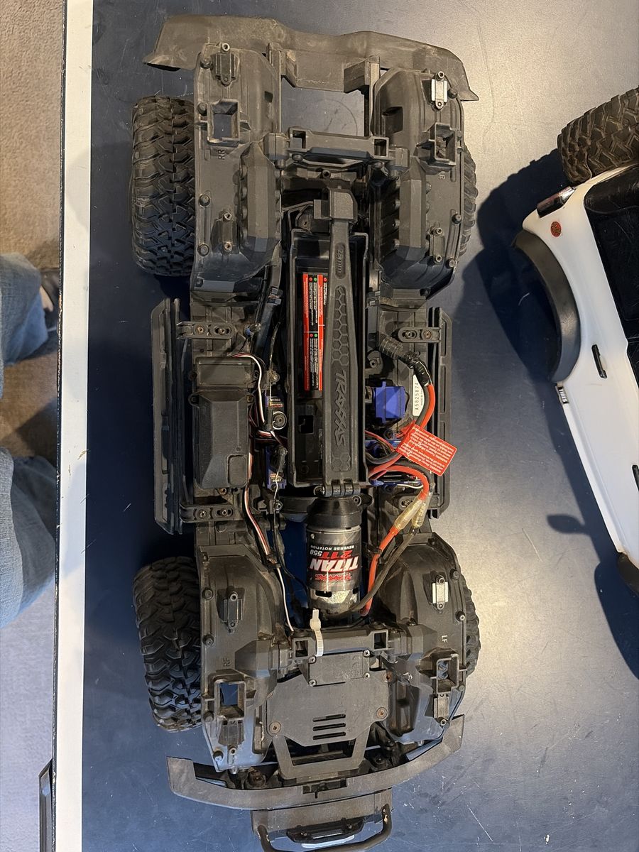 Main image 3
