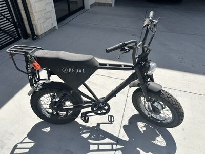 Pedal Electric Moped-Style E-Bike – Needs Battery – Great Condition