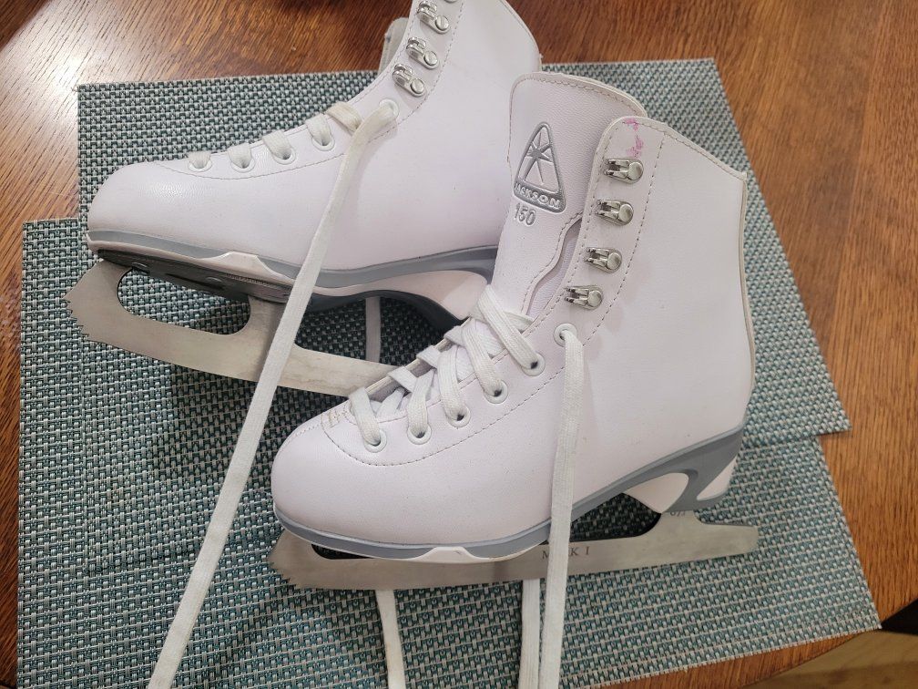 Jackson Ultima Mystique 150 White Figure Skates Size 3 Mark I Blades