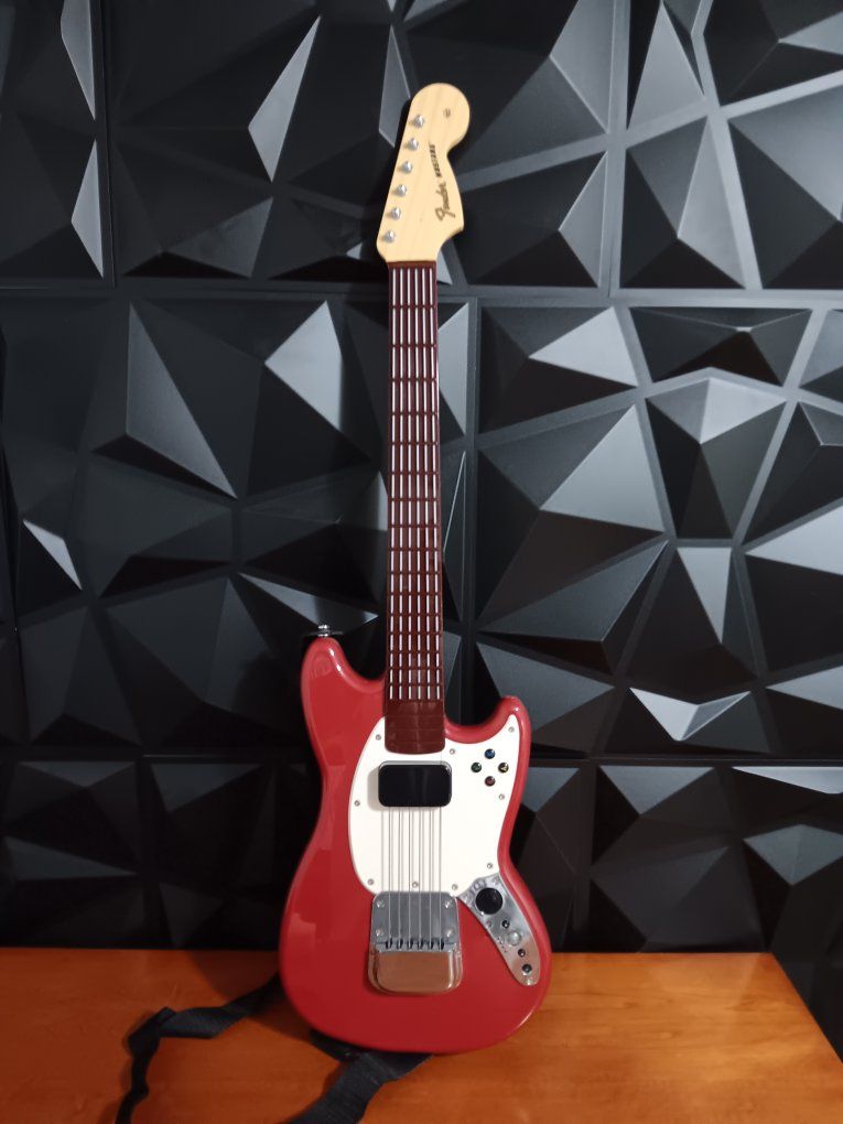 Xbox 360 Rock Band 3 Fender Mustang Stratocaster Guitar Controller 98563 RB3. Tested. Excellent Conditions!