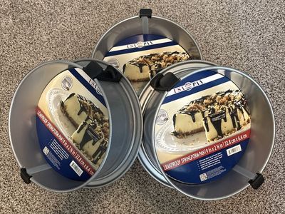 Springform 9 inch round pan