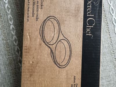 Pampered Chef Microwave Egg Maker