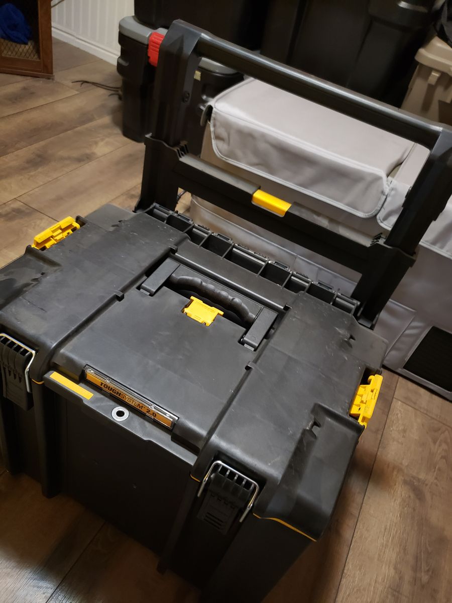 Dewalt Rolling Tough Box DWSTO8450 Extra Large TOOL BOX.