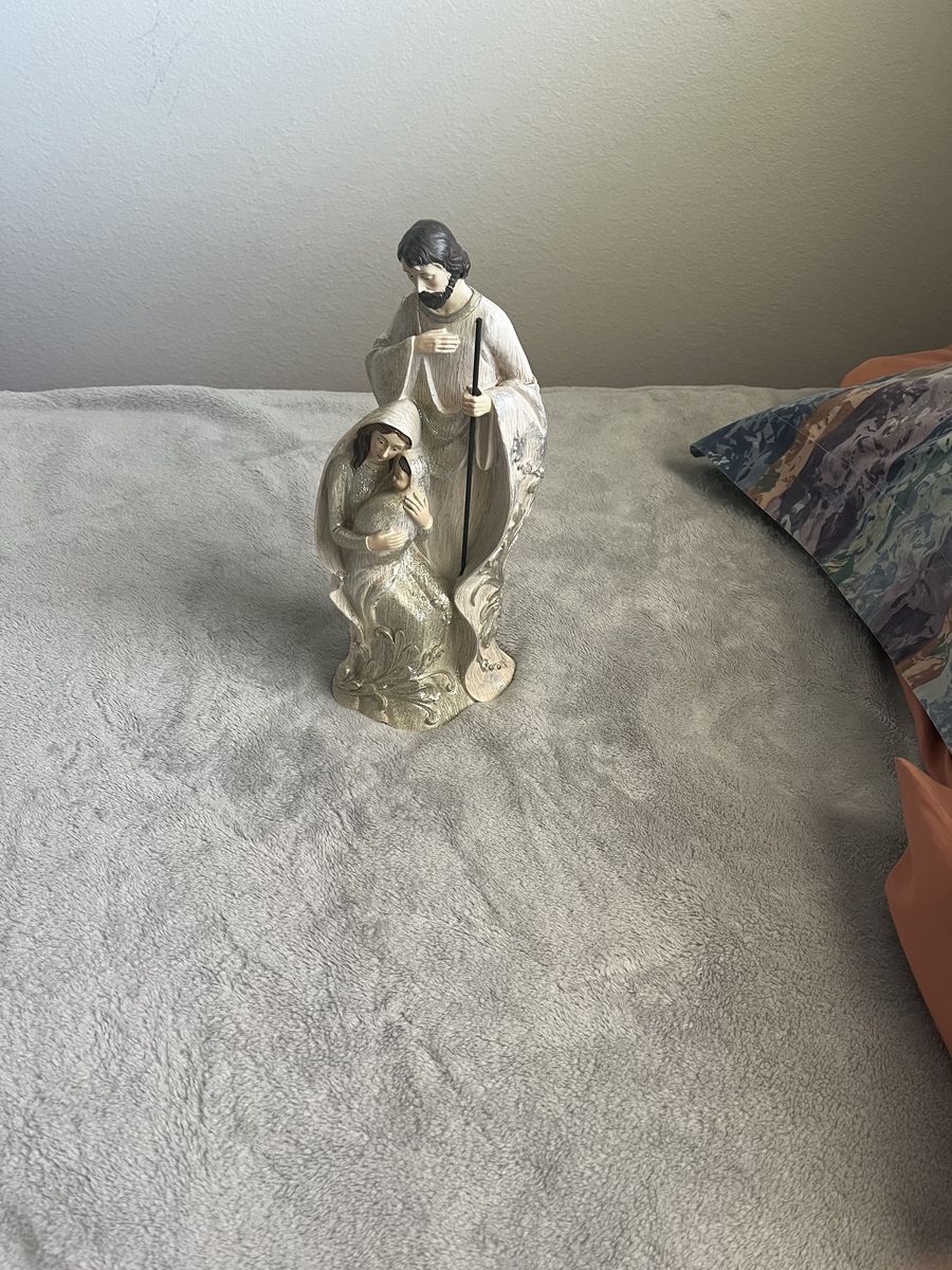 Jesus And Mary Statue