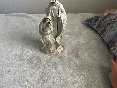 Jesus And Mary Statue