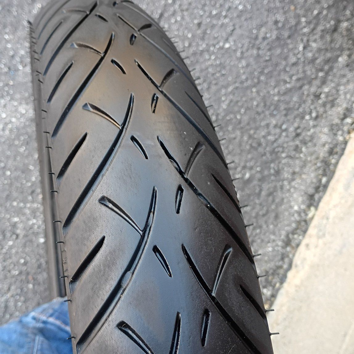Nice 90/90-21 MC Front Motorcycle Tire