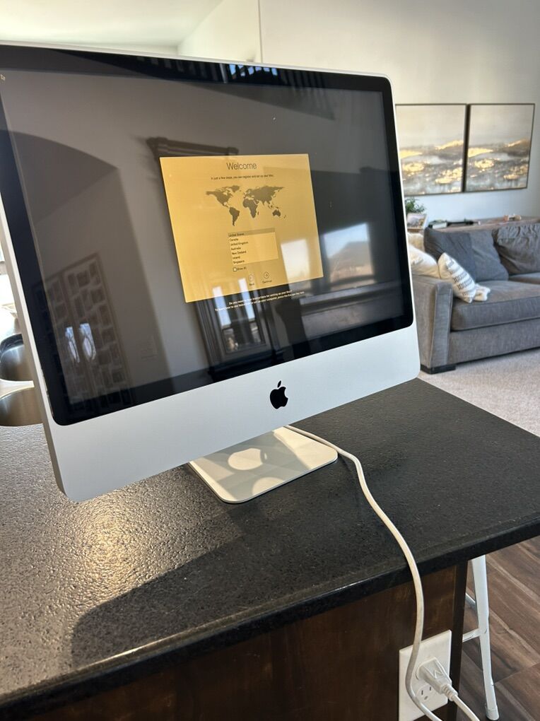 2008 Vintage Apple iMac All-in-One Desktop Compute