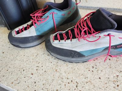 Women’s Approach Shoes