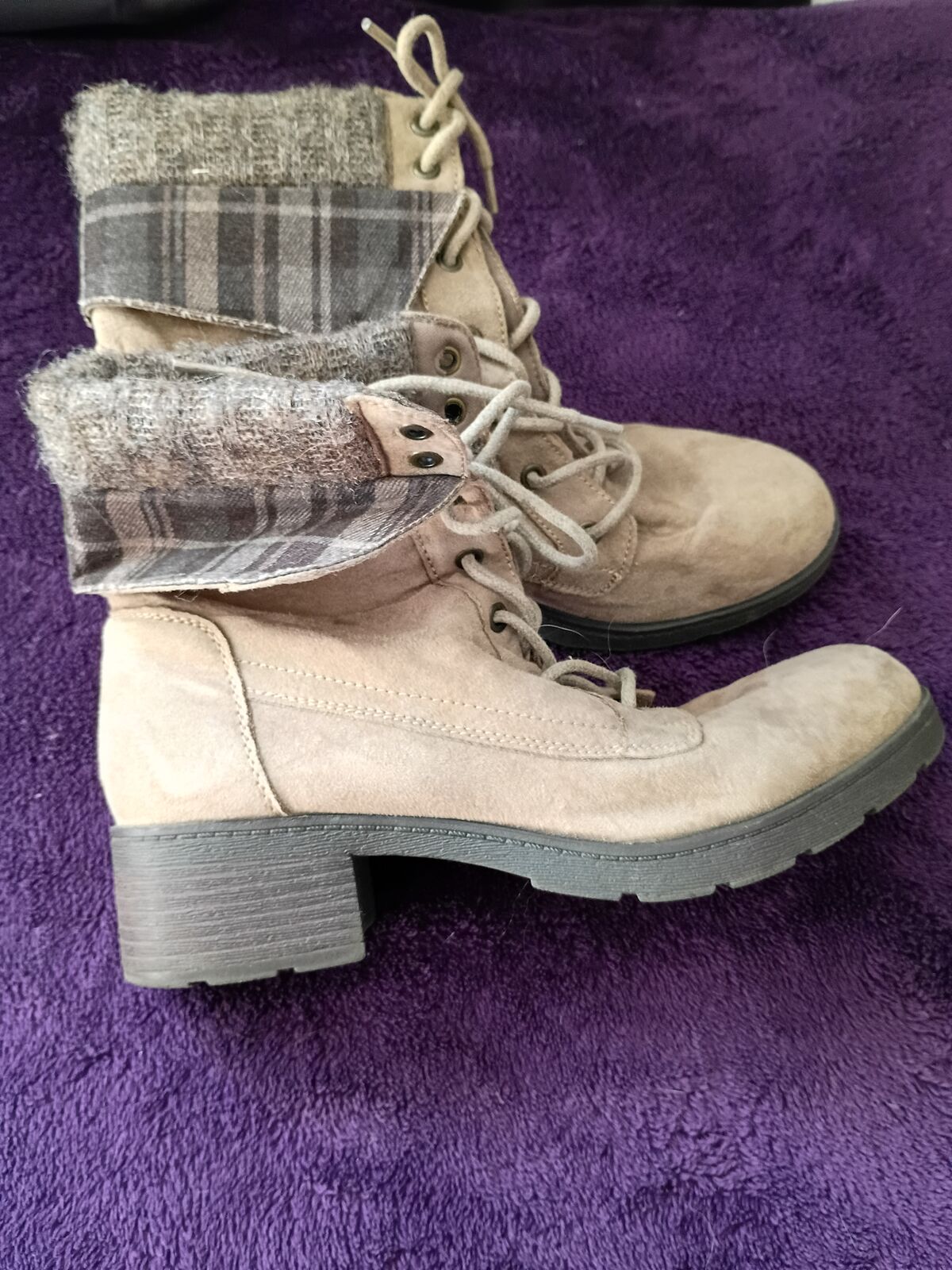 Hiking boots size 8