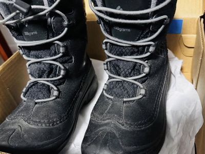 Columbia youth arctic trip boots size 4